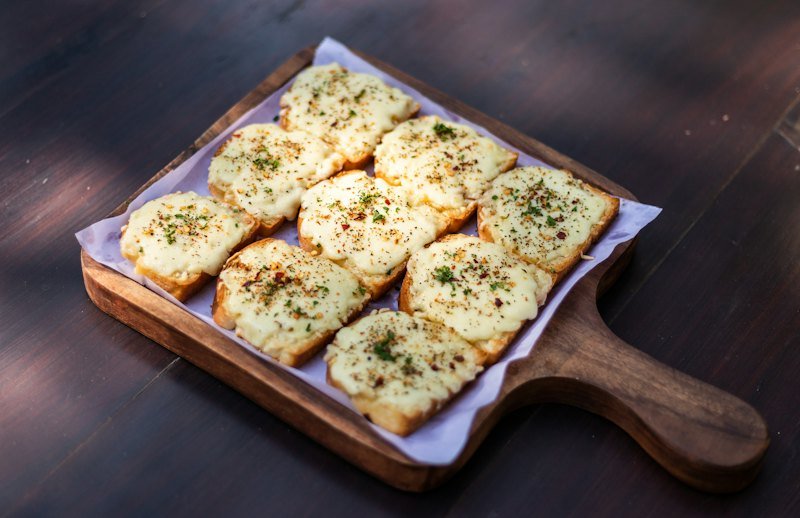 Cheesy garlic bread